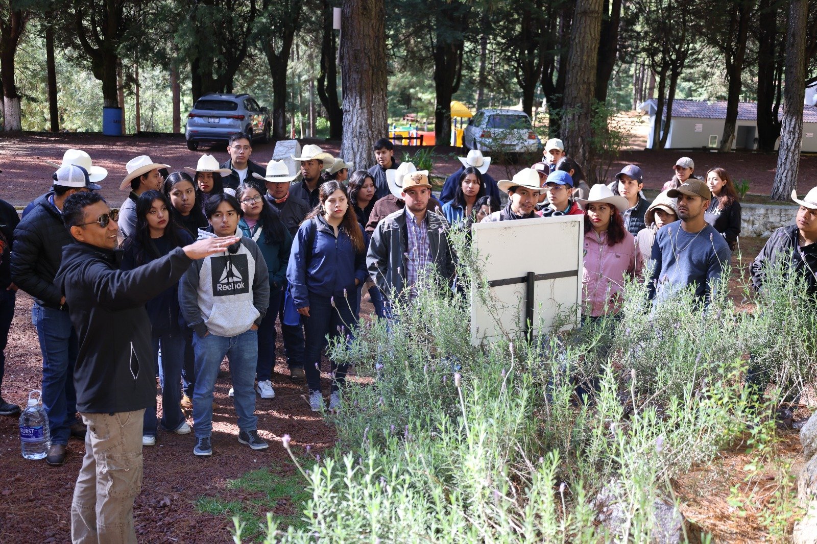 Estudiantes de Chapingo Fortalecen Conocimientos en Conservación en Rancho Viejo