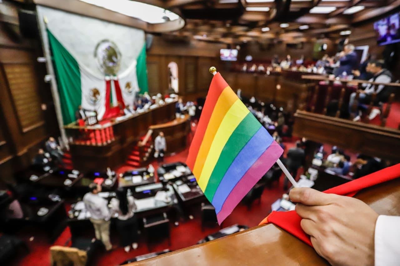 Partidos Políticos Deberán Destinar 5% de Financiamiento a Programas para la Comunidad LGBTIQ+