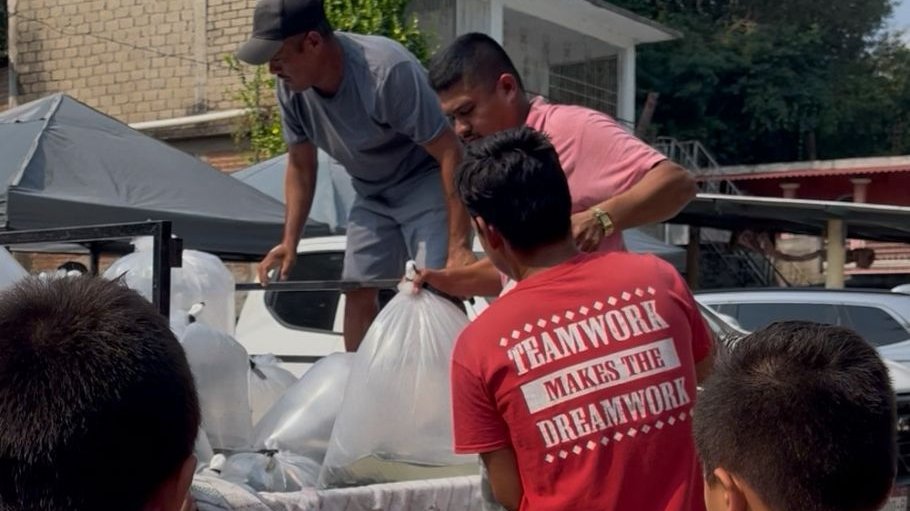 Compesca Libera 100 Mil Alevines de Tilapia en la Presa de La Villita, Lázaro Cárdenas