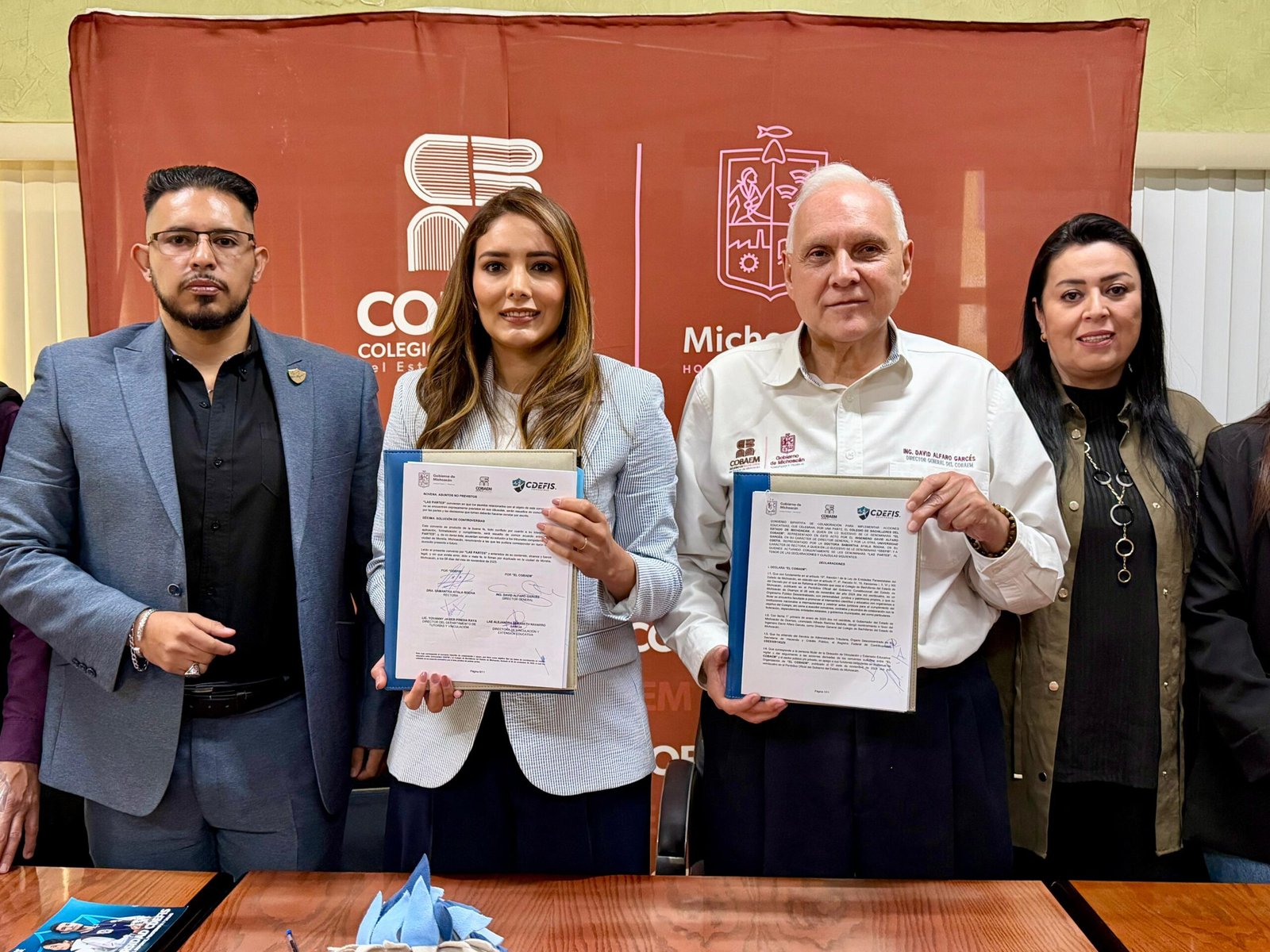 Cobaem Firma Alianza con Universidad CDEFIS para Otorgar Becas y Acceso a Educación Superior