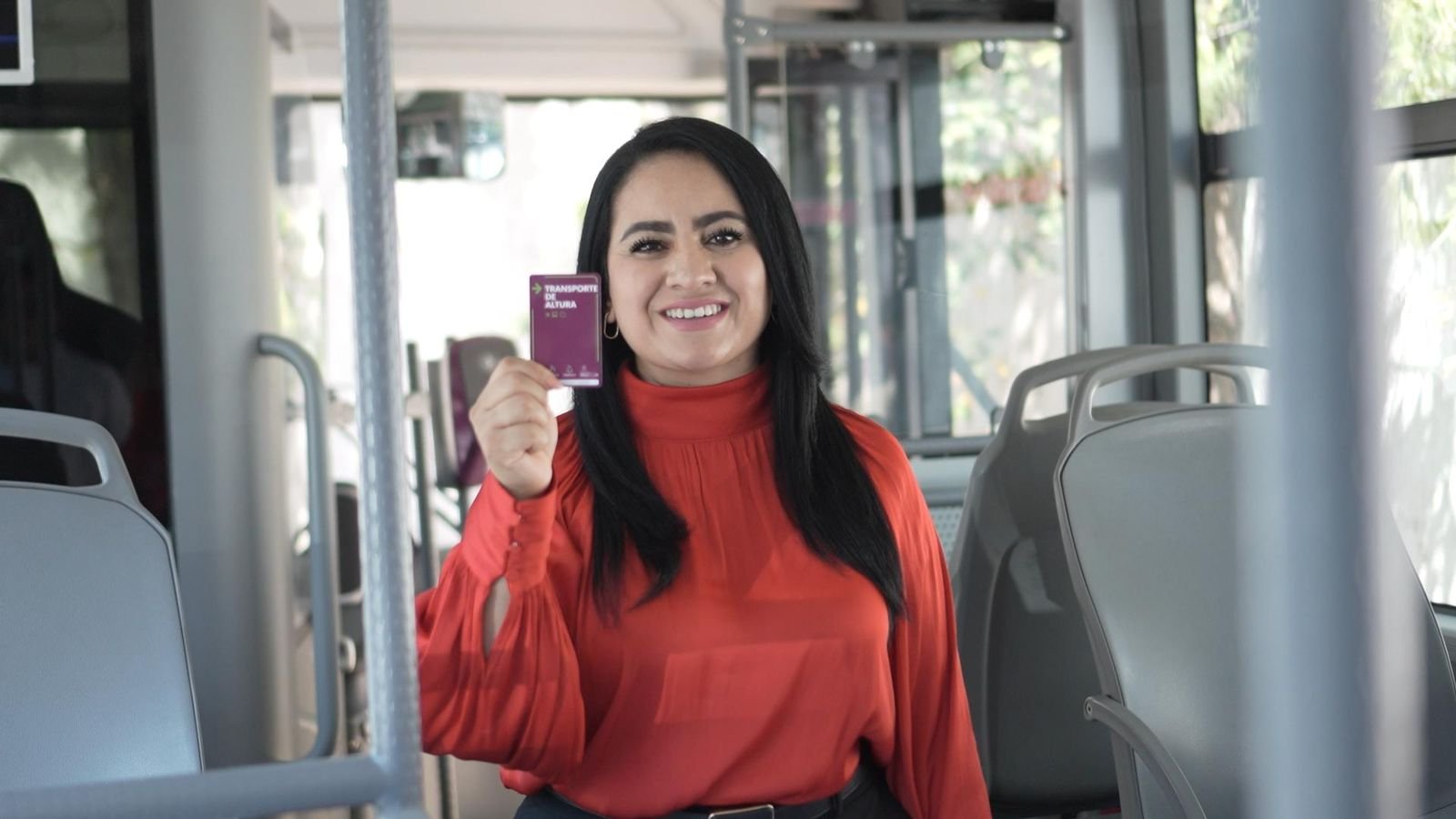 ​Uruapenses Pagarán con Tarjeta en Teleférico y Nuevos Autobuses: Gladyz Butanda