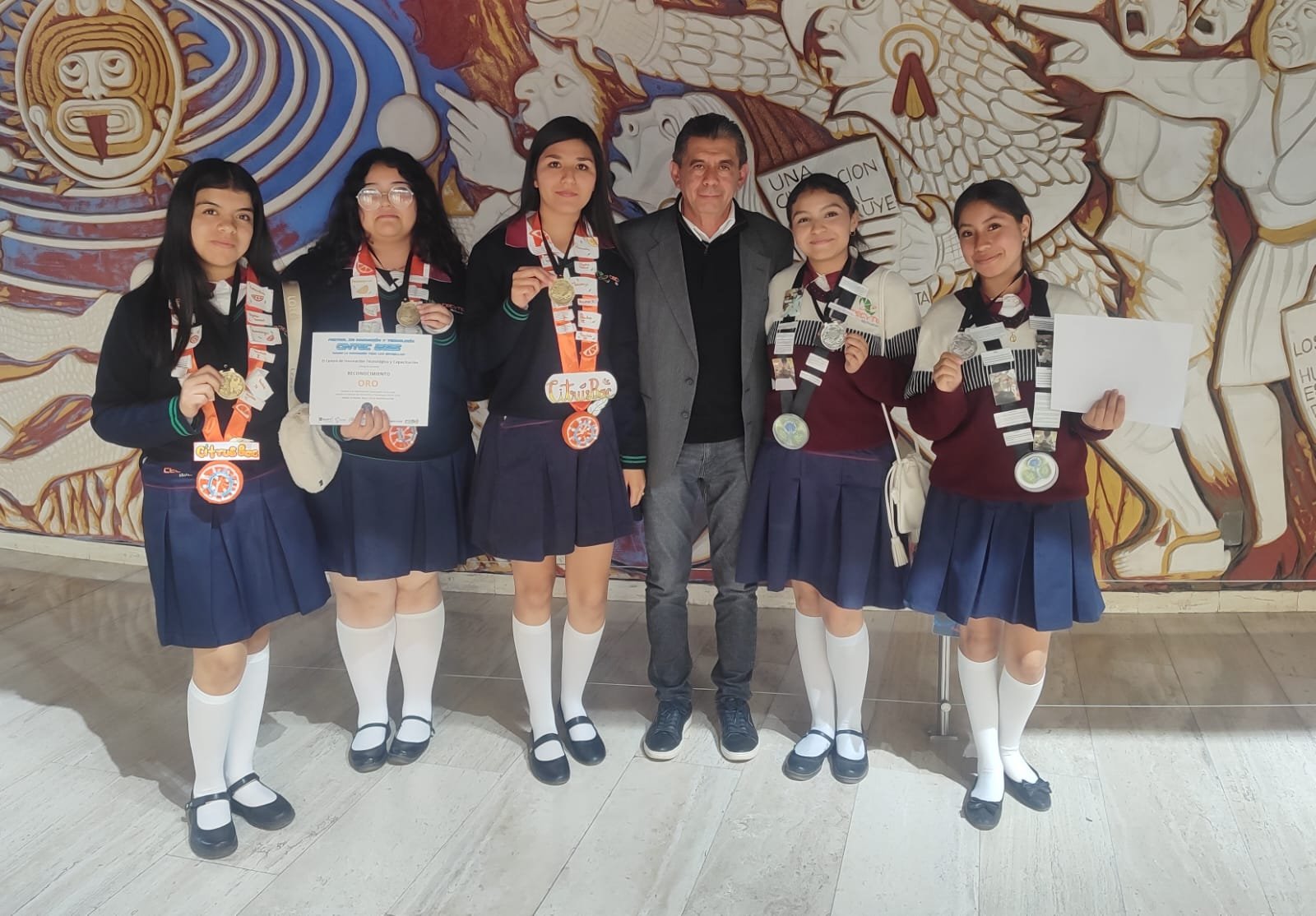 ​Alumnas del Cecytem Triunfan en Festival Nacional de Ciencias con Fungicidas Naturales