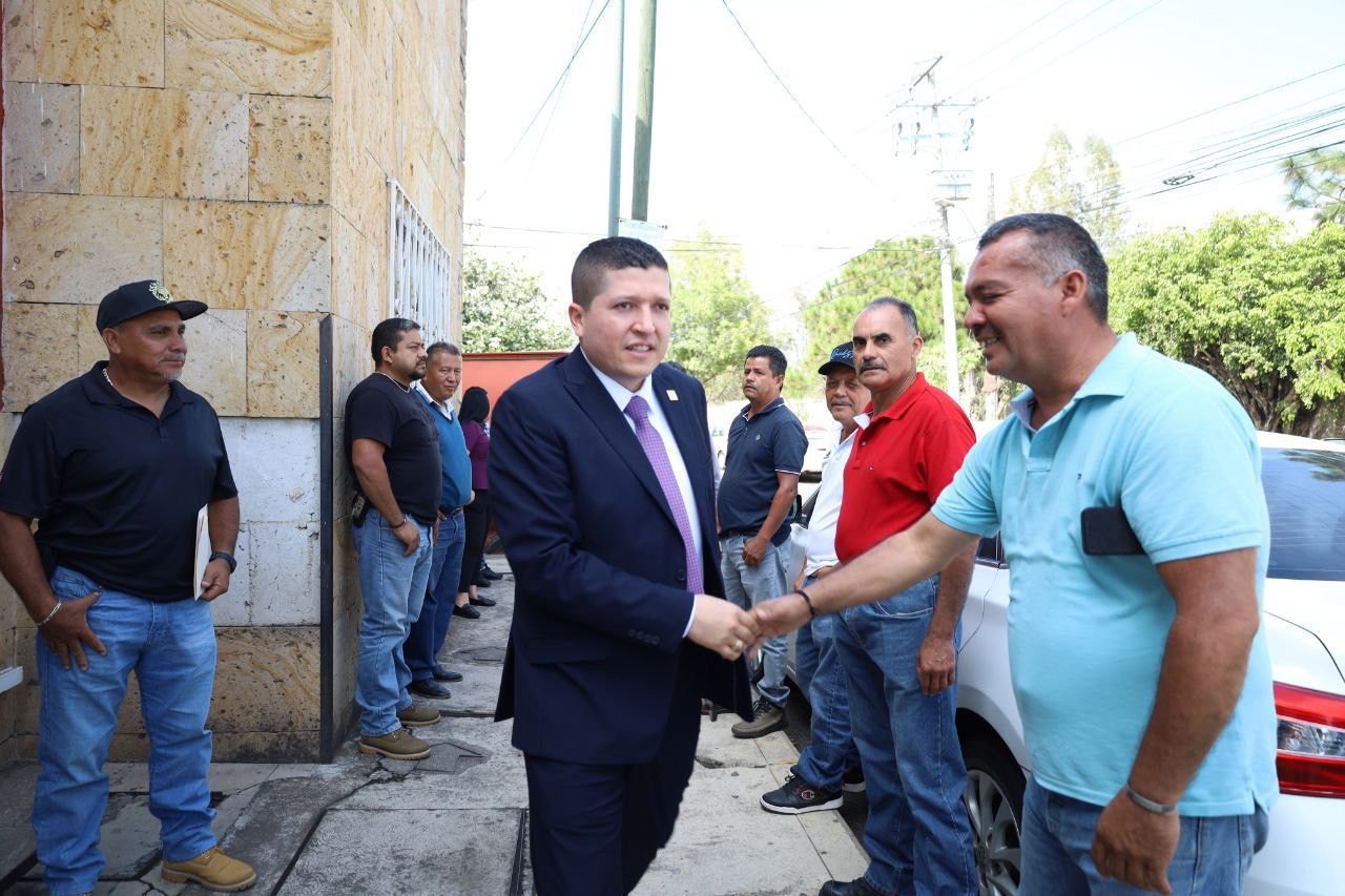 ​Vicente Gómez acompaña gestiones de grupos sociales en el Distrito XIX