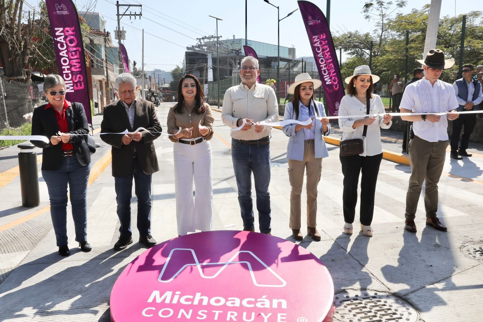 Inauguran infraestructura vial y deportiva como parte del Plan Michoacán en Uruapan