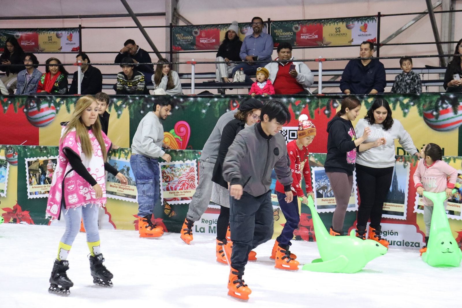 Sectur anuncia horarios especiales de la pista de hielo para fin de año