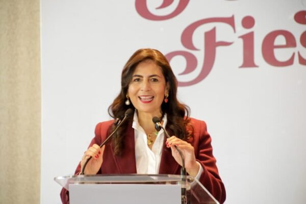 ​Michoacán lidera reducción de rezago educativo nacional al cierre de 2025