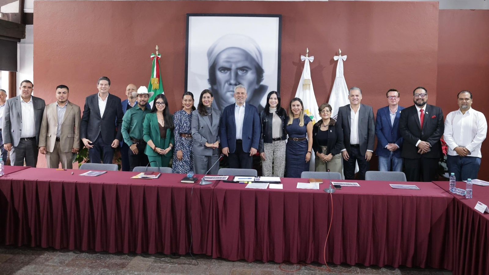 ​Bedolla y Alcaldes Construirán 10 Nuevos Planteles para Bachillerato