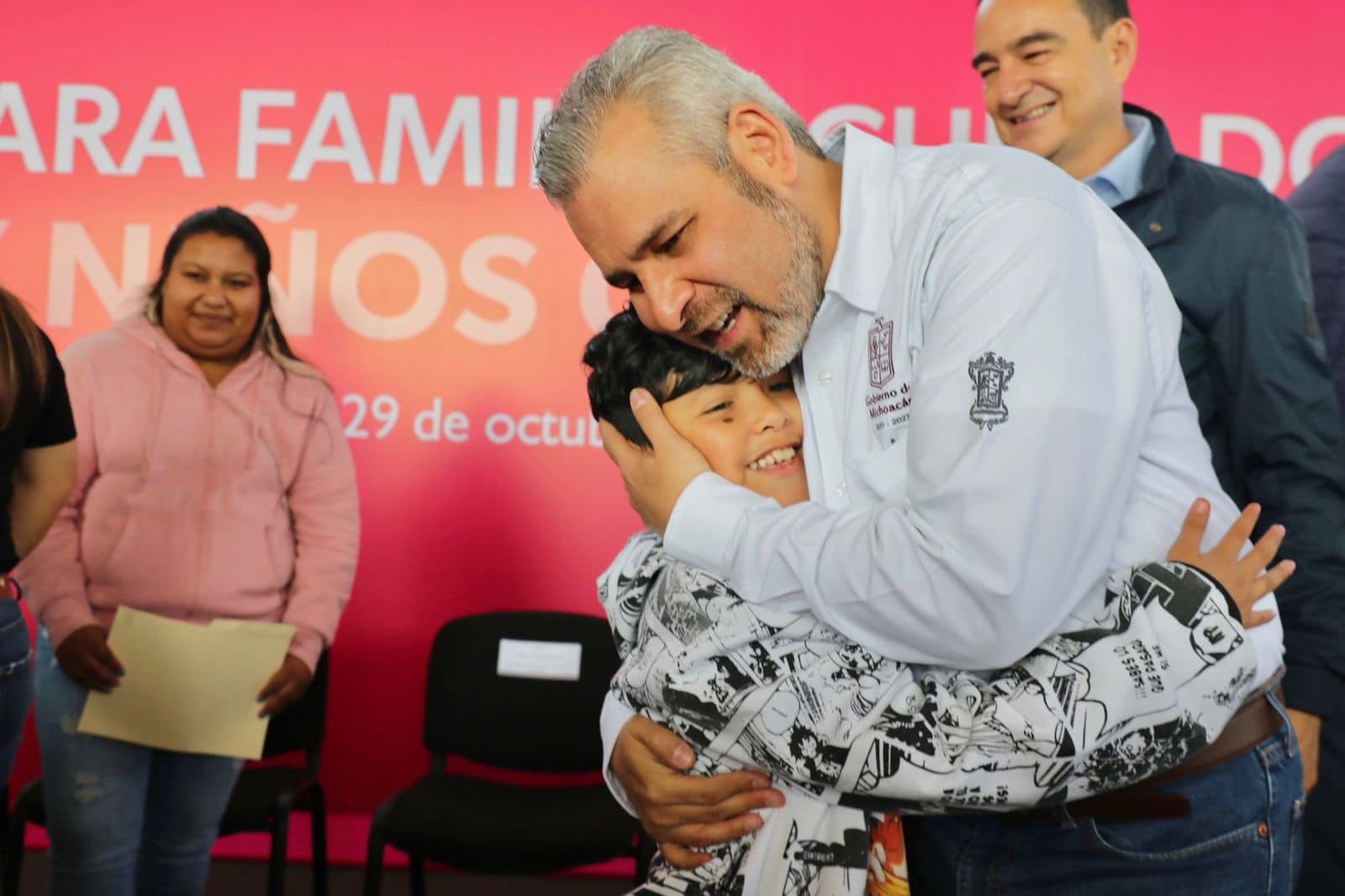 Gobierno de Michoacán asegura tratamientos oncológicos gratuitos y apoyo económico a pacientes hasta 2026