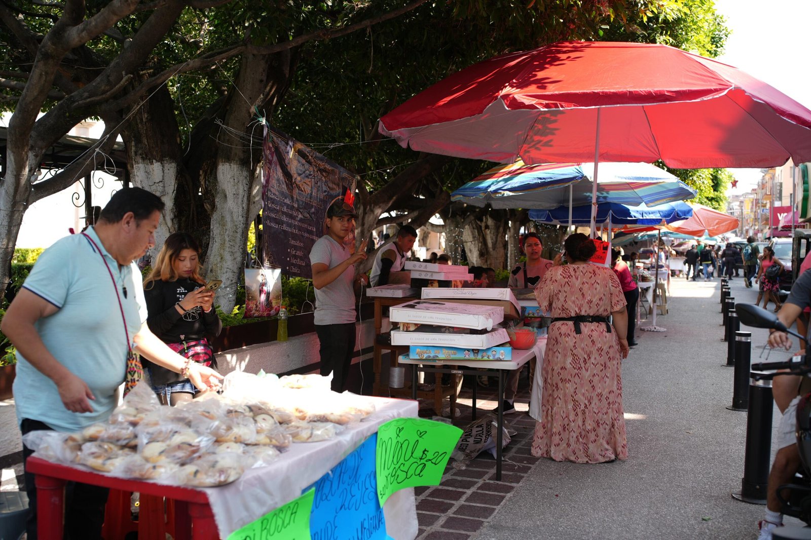 ​Panaderos de Zitácuaro invitan a la tradicional venta de Roscas de Reyes en el Jardín Central