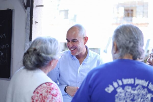 Adolfo Torres presenta programa Guardianes del Agua Morelia a adultos mayores del “Club de la Tercera Juventud Feliz”