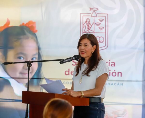 Gabriela Molina llama a registrar a estudiantes de primaria en Beca Rita Cetina antes del 19 de marzo