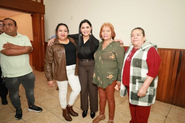 Araceli Saucedo sostiene encuentro con sectores sociales de Pátzcuaro para fortalecer diálogo ciudadano