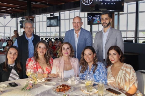 Adolfo Torres reconoce labor de mujeres en el Ooapas por el Día Internacional de la Mujer