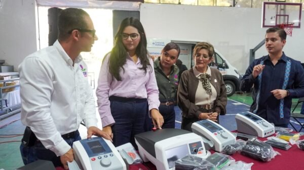 DIF Michoacán entrega equipo al Centro de Rehabilitación Integral de Uruapan