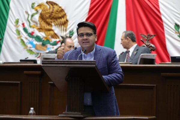 Diputado Toño Carreño plantea voto obligatorio y reducir edad de votación a 16 años en reforma electoral