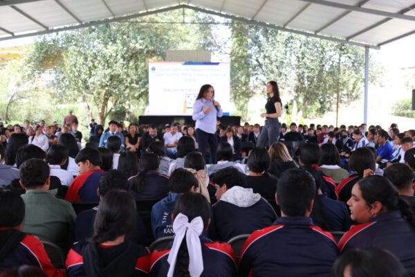 Fiscalía General impulsa foro de ciberseguridad para estudiantes en Jiménez