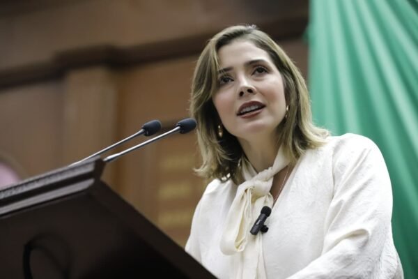 Diputada Brissa Arroyo propone proteger a caballos bailadores y declarar la actividad como patrimonio cultural en Michoacán