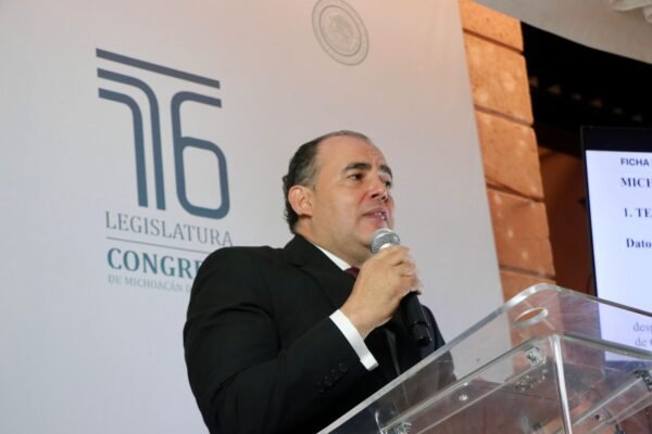 Presidente del Congreso, Baltazar Gaona, respalda iniciativa ciudadana para profesionalizar mandos policiales en Michoacán
