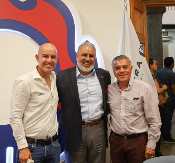 Director del Ooapas, Adolfo Torres, establece ruta conjunta de trabajo con Canacintra Morelia