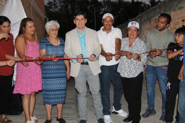 Juan Antonio Ixtláhuac Orihuela inaugura rehabilitación de cerrada Calzada de Melchor Ocampo mediante Ruta 100+