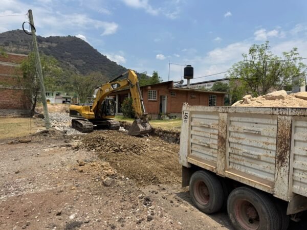 Gobierno de David López Flores construye nueva vialidad Santa Ana – Cofradías en Tuxpan