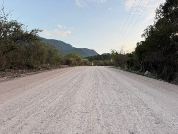 David López supervisa pavimentación de caminos en Tuxpan