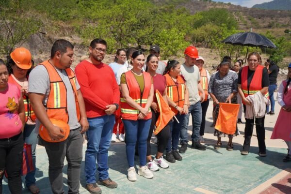 Norma Yáñez anuncia techumbre y obra hidroagrícola en Jungapeo