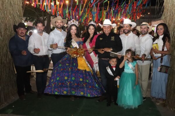 Diputado Octavio Ocampo destaca producción platanera en inauguración de la 58 Feria Regional del Plátano en Coahuayana