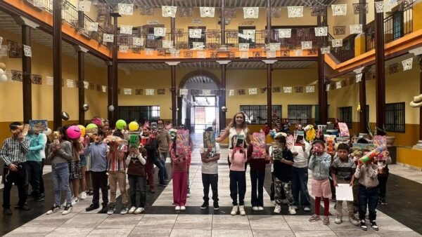 Diputada Grecia Aguilar celebra a niñas y niños de Angangueo y refrenda compromiso con la niñez