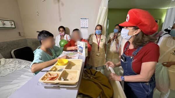 Voluntariado del IMSS Michoacán entregó regalos a infantes hospitalizados en el HGR No. 1 de Charo