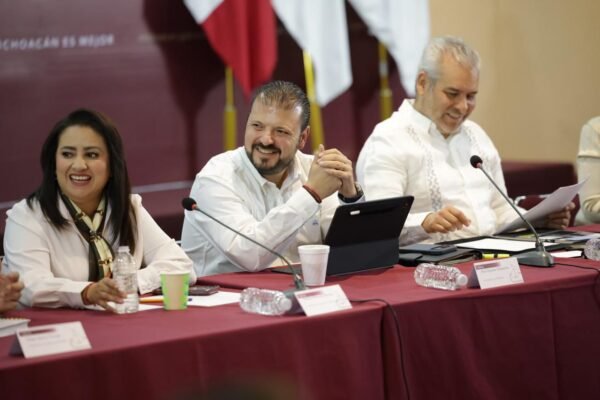 Alfredo Ramírez Bedolla revisó solicitudes del Movimiento Antorchista en reunión de trabajo