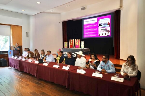 Roberto Monroy García asume presidencia de Asetur durante participación de Michoacán en Tianguis Turístico 2026