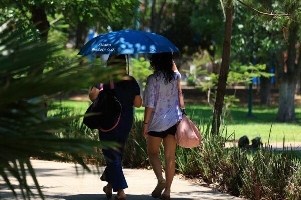 Alfonso Martínez Alcázar emite recomendaciones ante altas temperaturas y radiación ultravioleta en Morelia