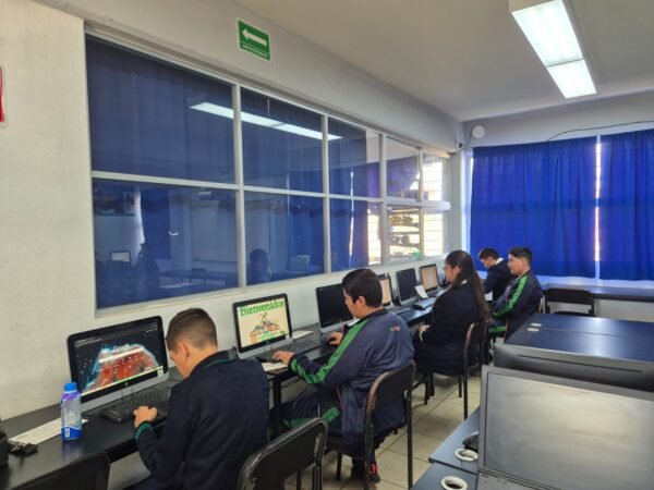 Cecytem ofrece especialidad en Soporte y Gestión de Tecnologías Informáticas en 30 planteles de Michoacán