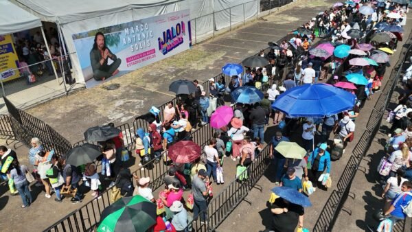 Gobierno de Michoacán agota 35 mil boletos para concierto de Marco Antonio Solís en dos días de canje