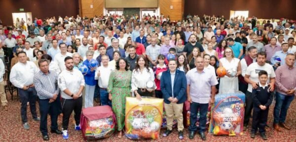 SEE entrega 20 millones de pesos en material deportivo para planteles educativos de Michoacán: Gabriela Molina