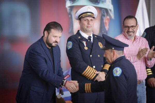 Raúl Zepeda entrega equipamiento y vehículos a Protección Civil estatal para fortalecer capacidad de respuesta