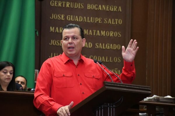 Memo Valencia denuncia presencia de sicarios extranjeros en Michoacán y exige a presidenta Sheinbaum enfrentar el flagelo