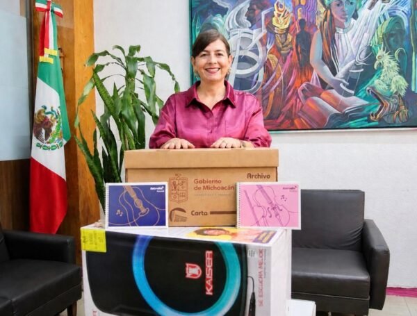 Gabriela Molina impulsa creación de 100 coros comunitarios por la paz en escuelas de Michoacán