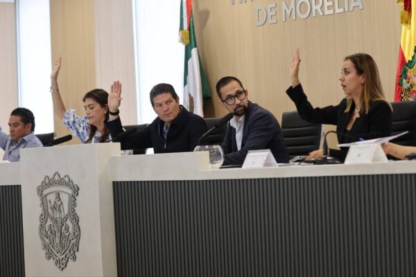 Ayuntamiento de Morelia aprueba por unanimidad Presea Generalísimo Morelos a Enrique Ramírez Villalón