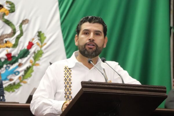 Octavio Ocampo presenta reforma electoral para fortalecer representación proporcional y justicia electoral en Michoacán