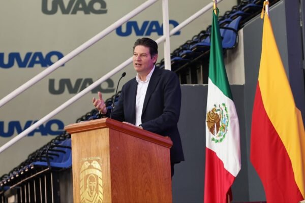 Alfonso Martínez fortalece atención a mujeres en Morelia con app Punto Naranja y trabajo comunitario