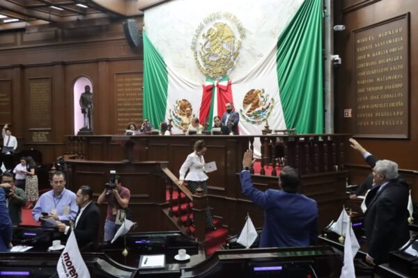 76 Legislatura reforma decreto sobre delimitación territorial entre Morelia y Charo