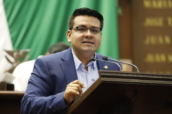 Toño Carreño reporta 645 menores desaparecidos en Michoacán y exige acción urgente