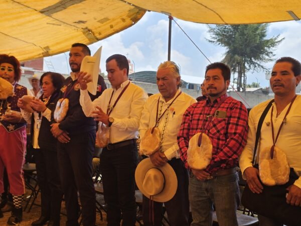 Fiscalía realiza foro “Desconéktate-Reconéktate” en comunidad indígena de Zitácuaro para prevenir delitos cibernéticos