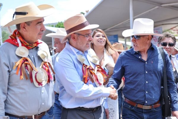 Inaugura Bedolla Expo Ganadera 2026 en Charo; ofertan más de 300 ejemplares con apoyo de hasta 25 mil pesos