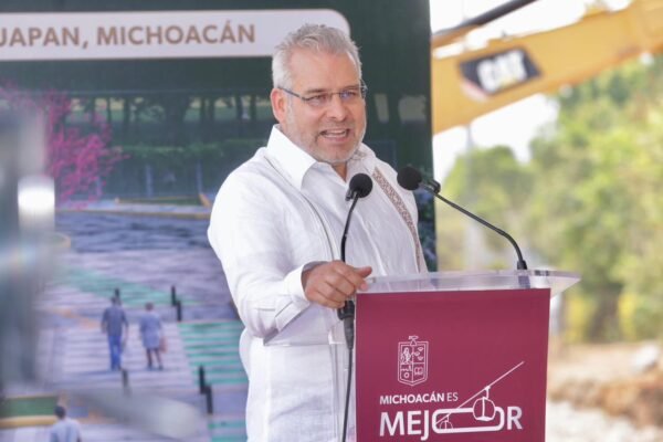 Bedolla arranca tercera etapa de rehabilitación de Paseo Revolución