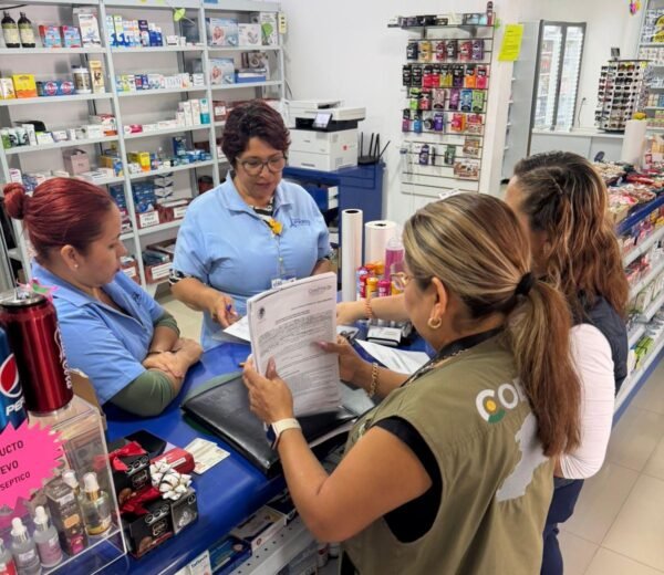 Coepris supervisa 45 establecimientos en Michoacán por productos engaño