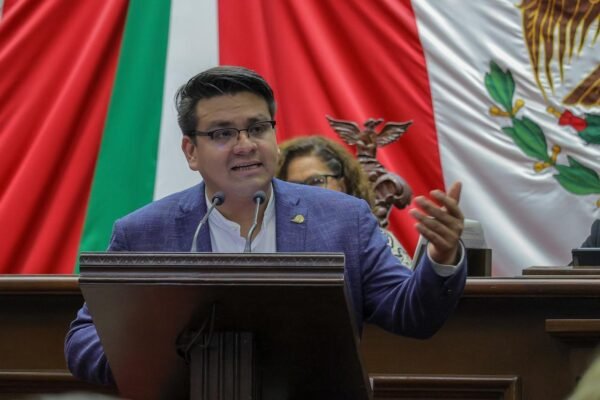Toño Carreño celebra reformas a Ley de Educación para prevenir obesidad infantil en Michoacán
