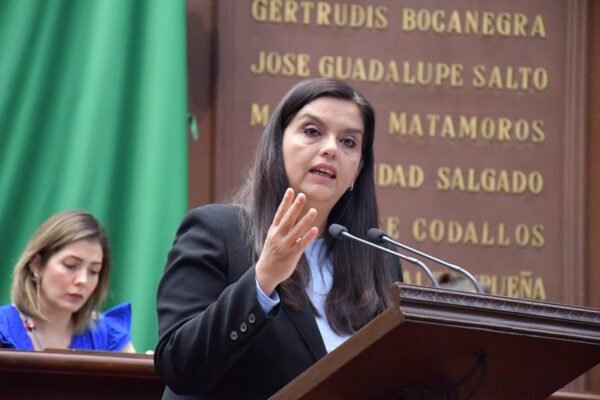 Tere Herrera propone educación ambiental para garantizar futuro sustentable en nuevas generaciones de Michoacán